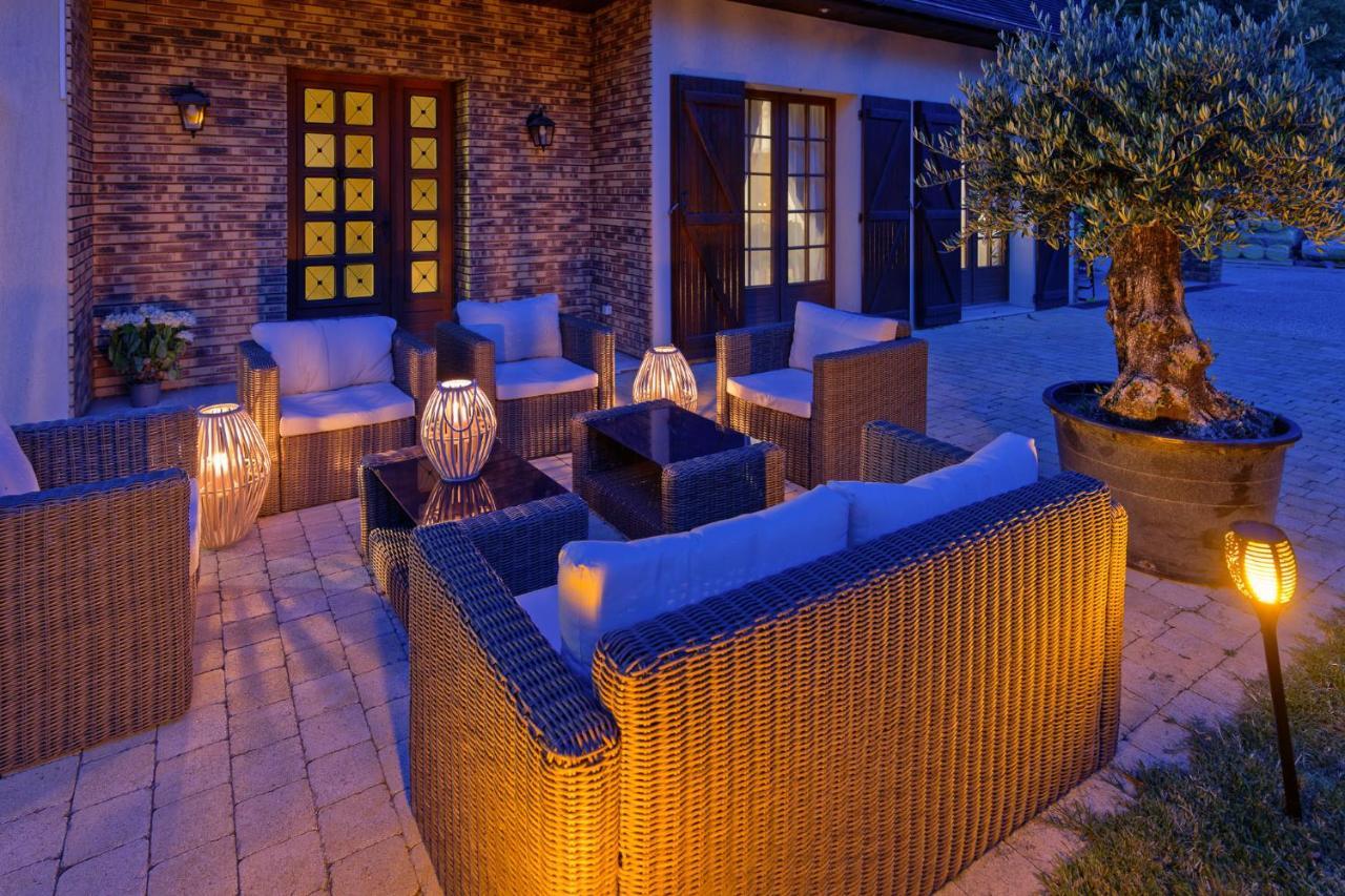 Le Clos Magedon Medan Exteriör bild