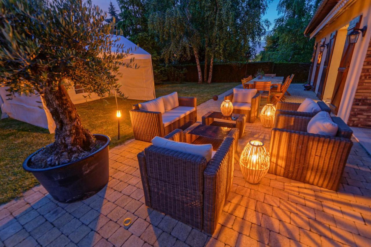 Le Clos Magedon Medan Exteriör bild